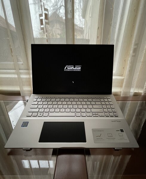 Asus VivoBook S15 – i5, 8GB RAM, SSD 512GB
